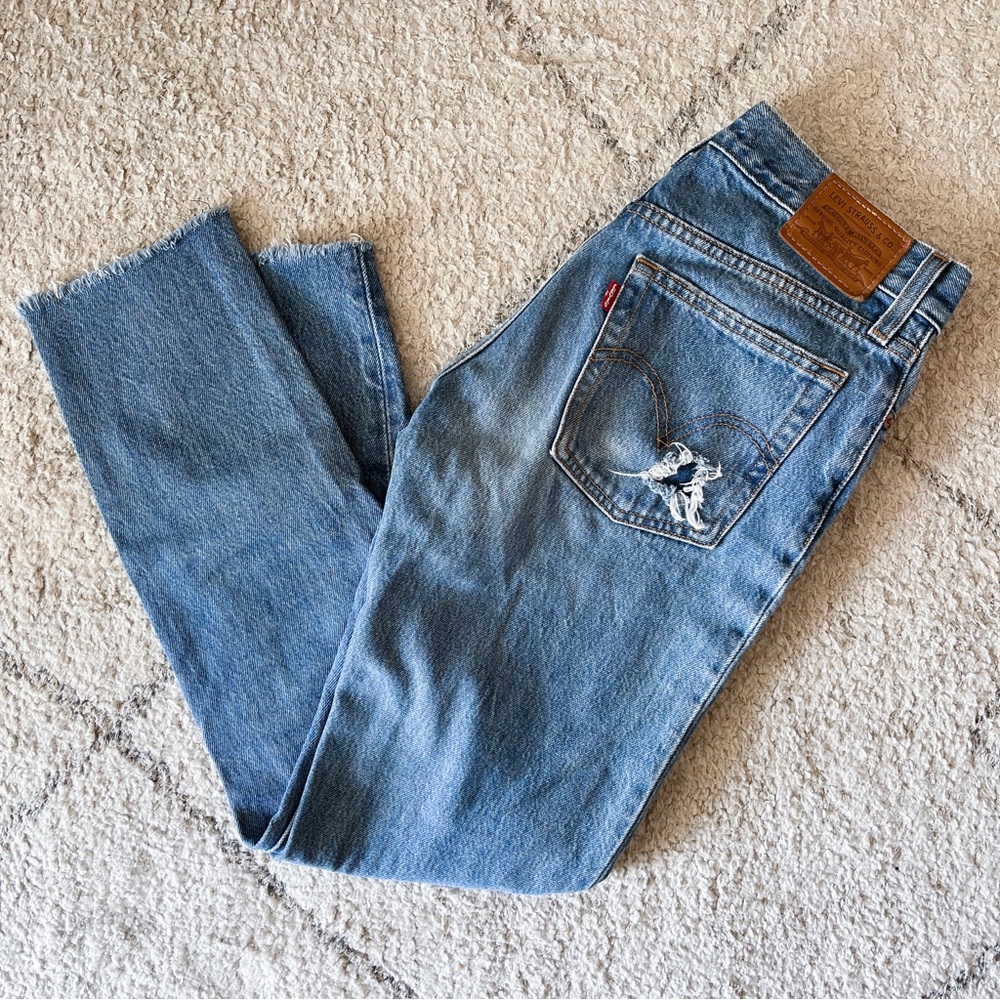 Levis Wedgie Jeans sz 24 with Button Fly - Like New